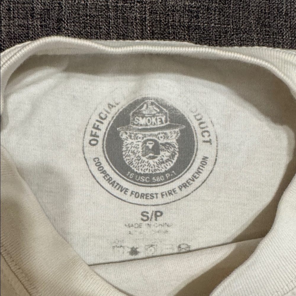 Smokey Bear National Parks Graphic Tee “Thanks Folks for Being Careful” - Picture 4 of 5